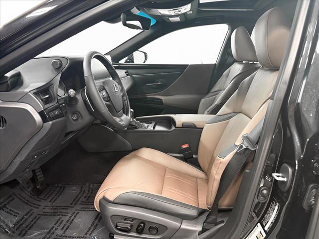 new 2025 Lexus ES 300h car, priced at $50,549