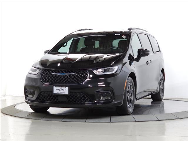 used 2021 Chrysler Pacifica Hybrid car, priced at $34,995