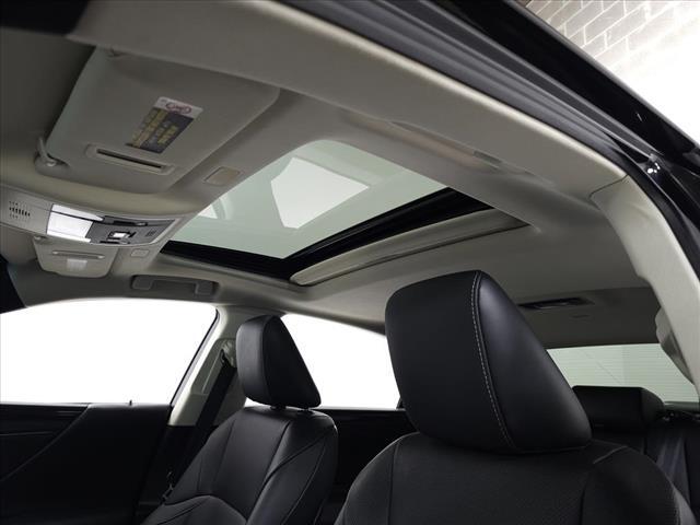 used 2020 Lexus ES 300h car, priced at $30,977