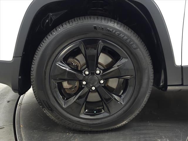 used 2017 Jeep Cherokee car, priced at $18,995