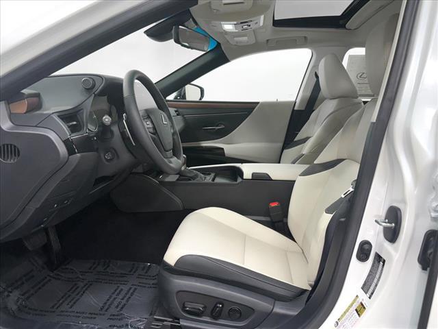new 2025 Lexus ES 300h car, priced at $48,432