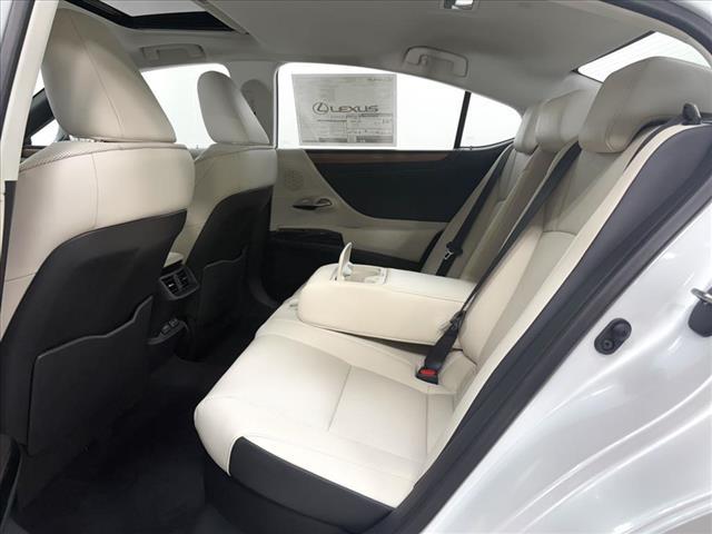 new 2025 Lexus ES 300h car, priced at $48,432