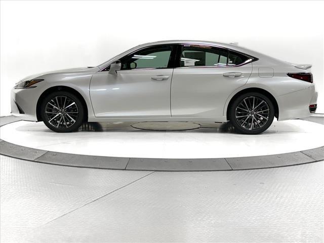 new 2025 Lexus ES 300h car, priced at $48,432