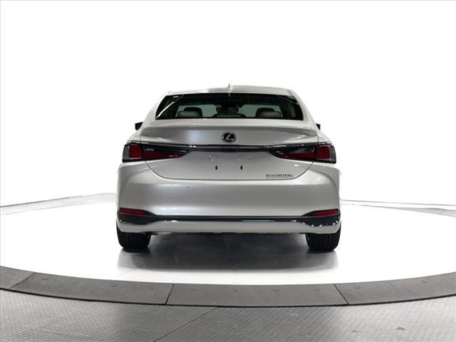 new 2025 Lexus ES 300h car, priced at $48,432