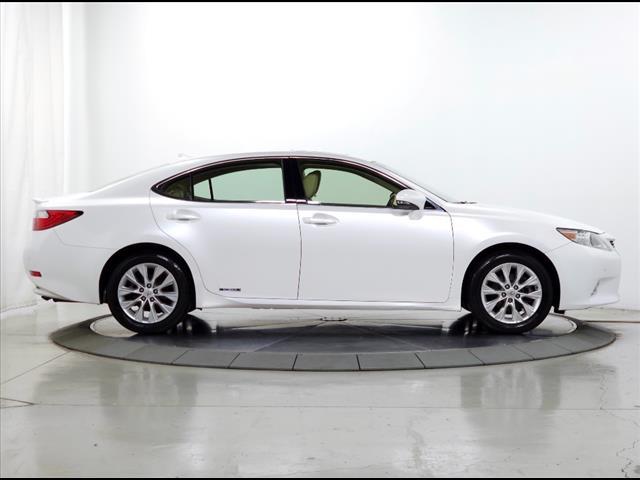 used 2014 Lexus ES 300h car, priced at $15,995