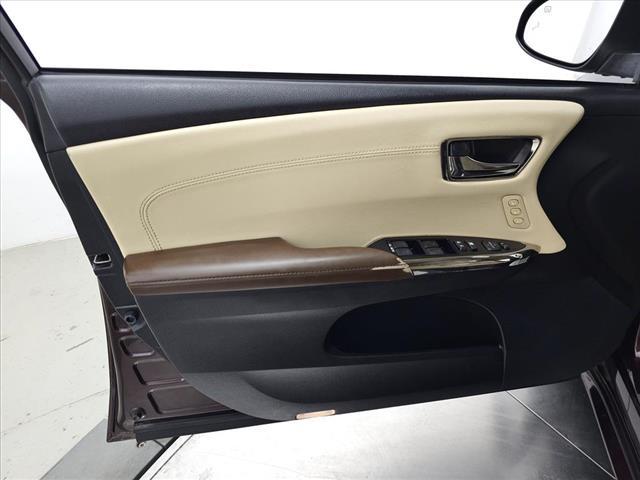used 2015 Toyota Avalon Hybrid car, priced at $17,995