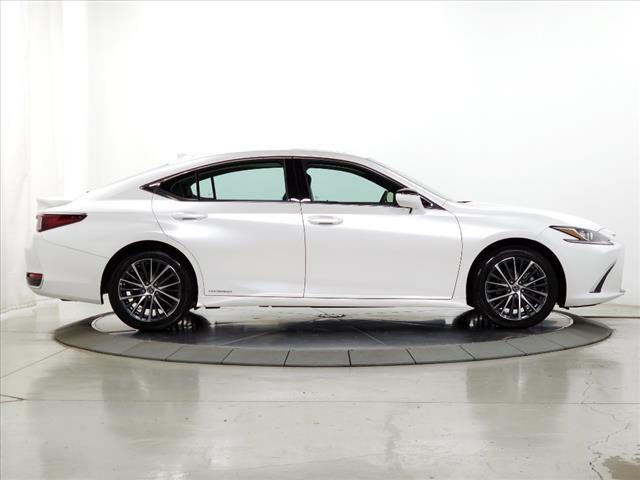 used 2022 Lexus ES 300h car, priced at $40,777