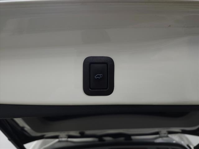 used 2018 Toyota Highlander car, priced at $26,395