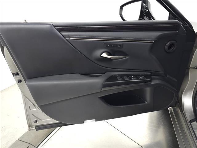 used 2020 Lexus ES 300h car, priced at $36,995