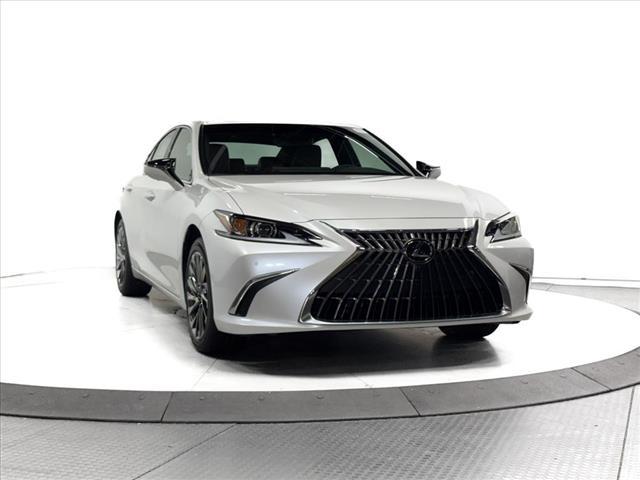 new 2025 Lexus ES 300h car, priced at $51,659