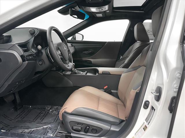 new 2025 Lexus ES 300h car, priced at $51,659