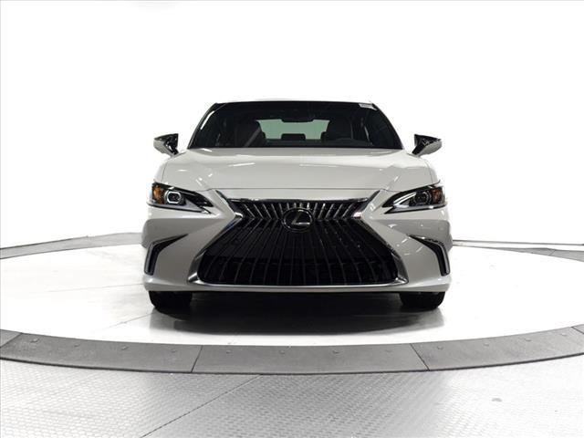 new 2025 Lexus ES 300h car, priced at $51,659