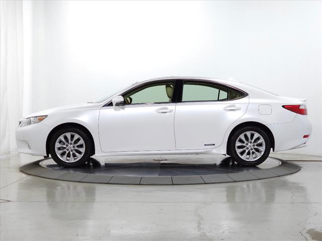 used 2015 Lexus ES 300h car, priced at $25,995