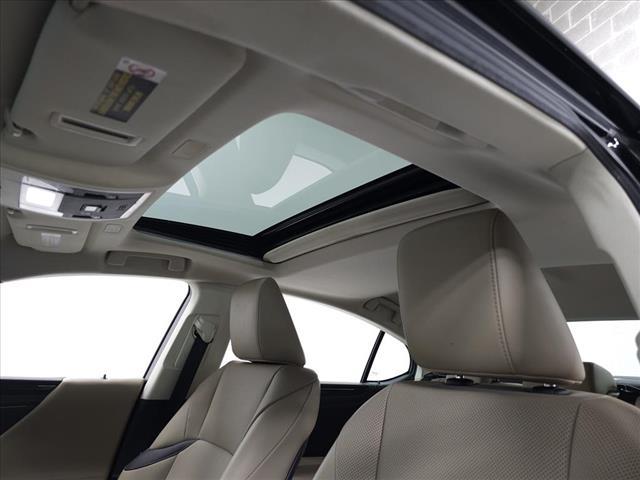 used 2019 Lexus ES 350 car, priced at $30,795
