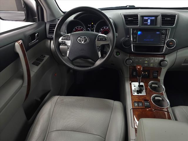 used 2013 Toyota Highlander car, priced at $12,995