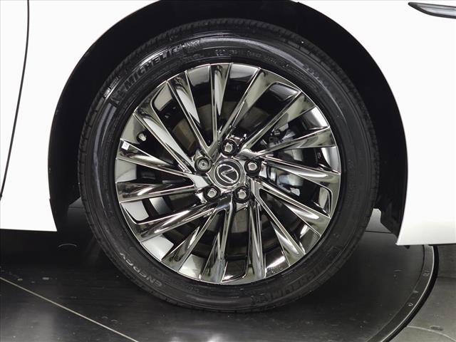 used 2025 Lexus ES 300h car, priced at $49,777