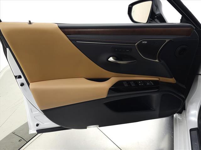 used 2025 Lexus ES 300h car, priced at $49,777