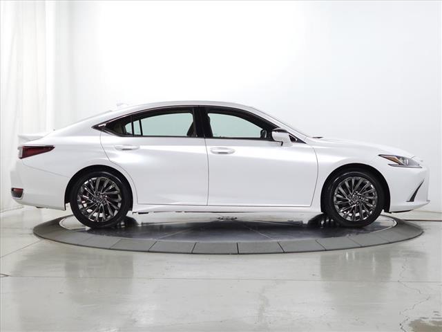 used 2025 Lexus ES 300h car, priced at $49,777