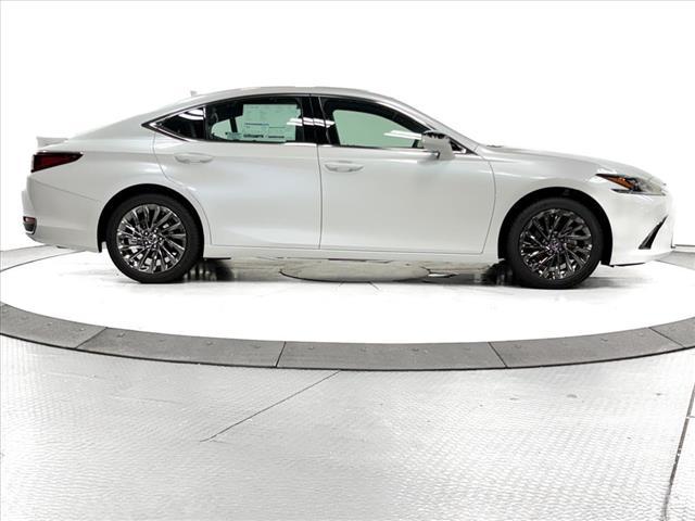 new 2025 Lexus ES 300h car, priced at $53,920