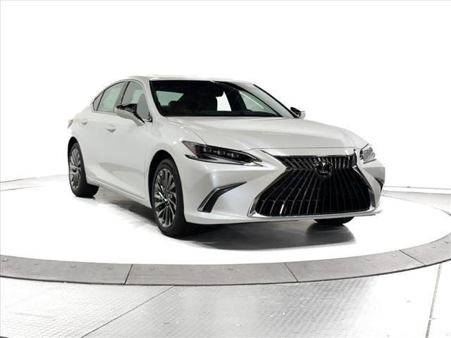 new 2025 Lexus ES 300h car, priced at $54,121