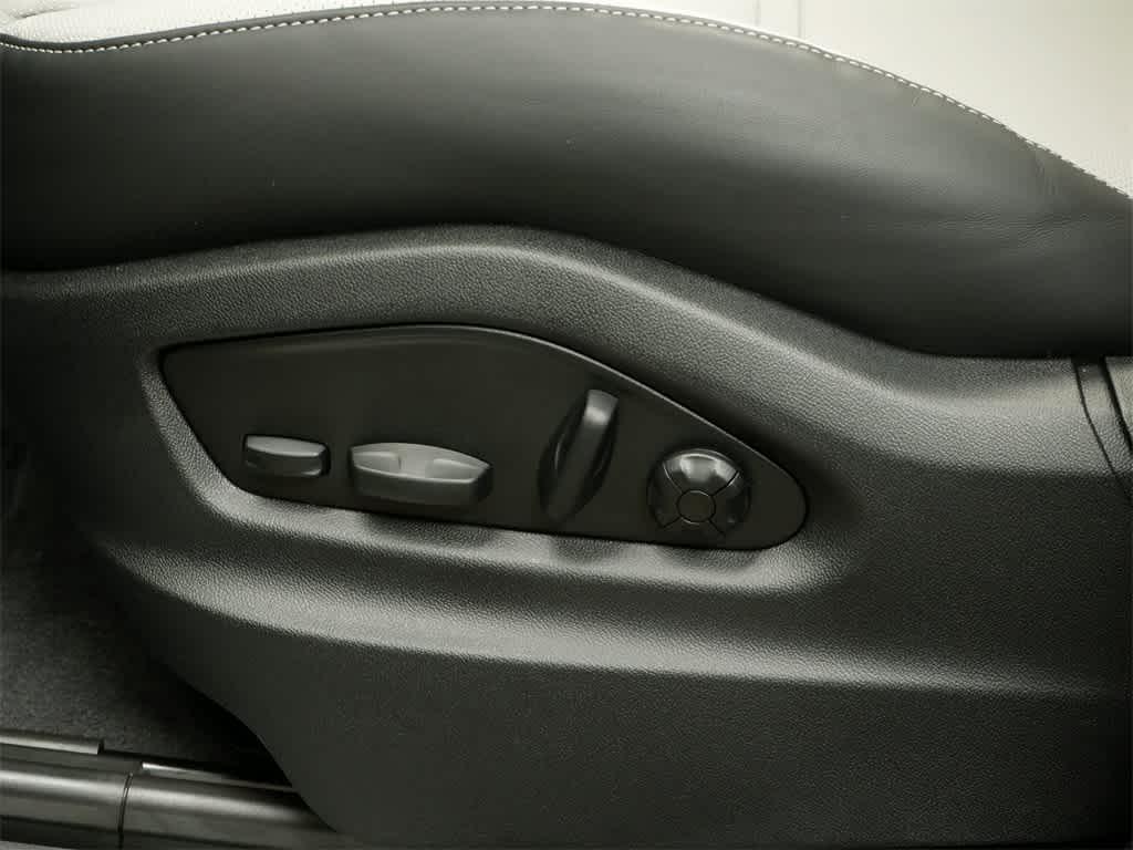 new 2025 Porsche Cayenne car, priced at $111,695