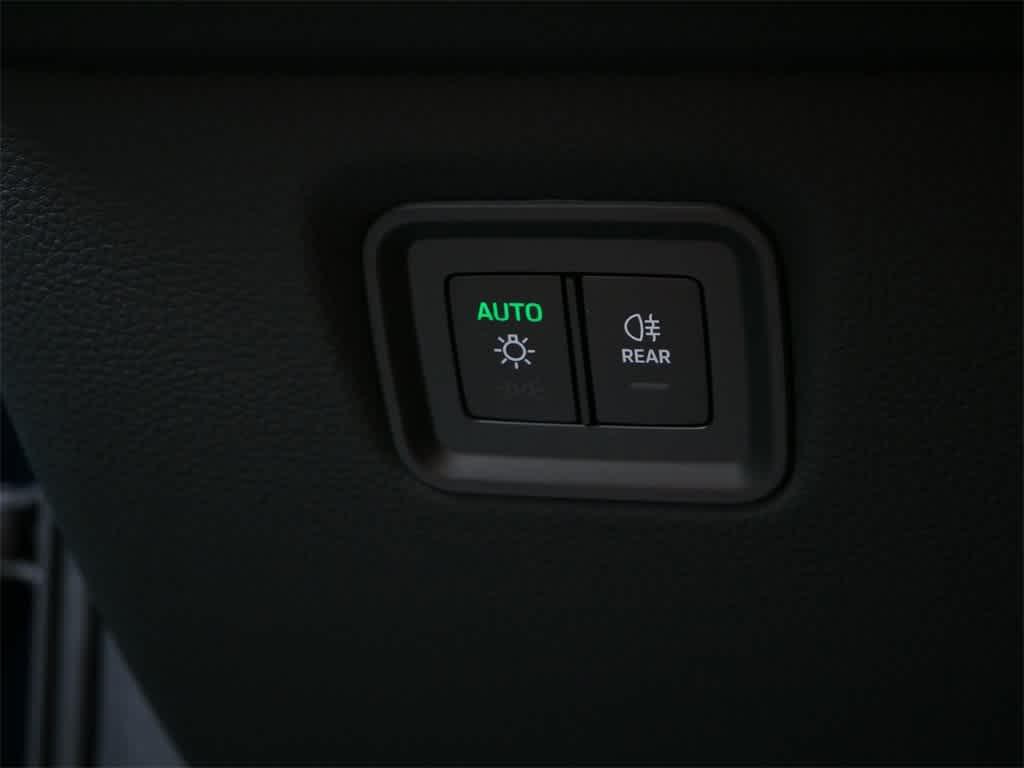 new 2025 Porsche Cayenne car, priced at $104,485