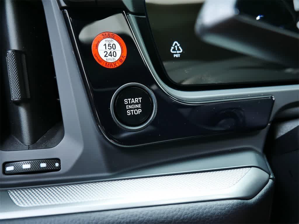 new 2025 Porsche Cayenne car, priced at $104,485