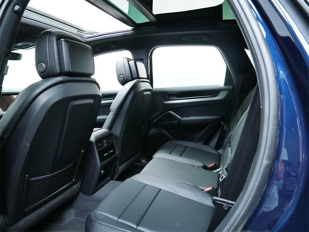 new 2025 Porsche Cayenne car, priced at $104,485