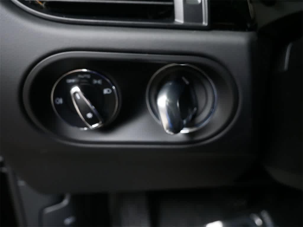 new 2025 Porsche Macan car, priced at $94,035