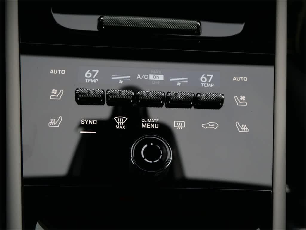 new 2025 Porsche Cayenne car, priced at $106,495