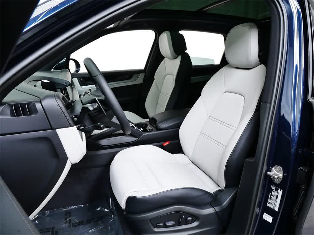 new 2025 Porsche Cayenne car, priced at $106,495