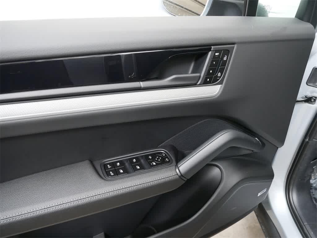 new 2024 Porsche Cayenne car, priced at $96,490