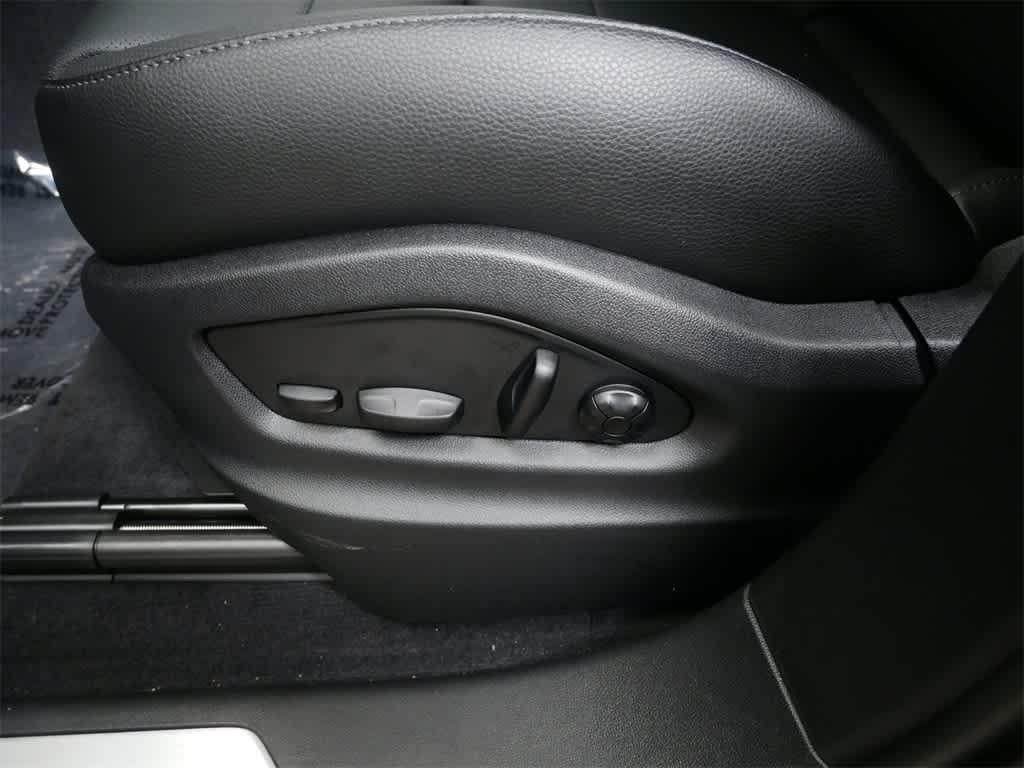 new 2024 Porsche Cayenne car, priced at $96,490