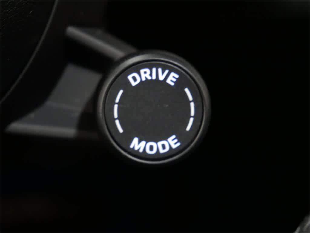 new 2025 Porsche Cayenne car, priced at $107,255