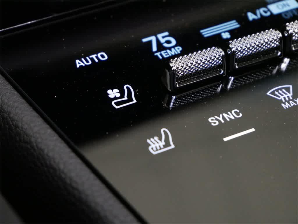 new 2025 Porsche Cayenne car, priced at $107,255