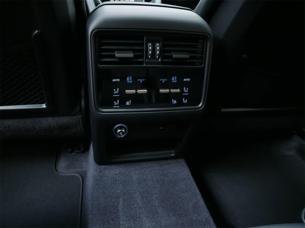 new 2025 Porsche Cayenne car, priced at $199,055