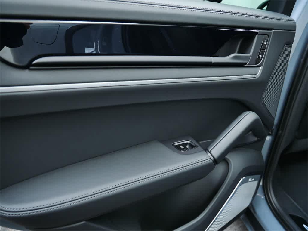 new 2025 Porsche Cayenne car, priced at $199,055