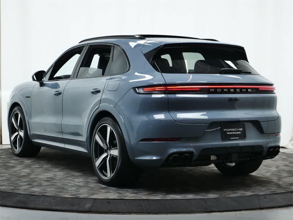 new 2025 Porsche Cayenne car, priced at $199,055
