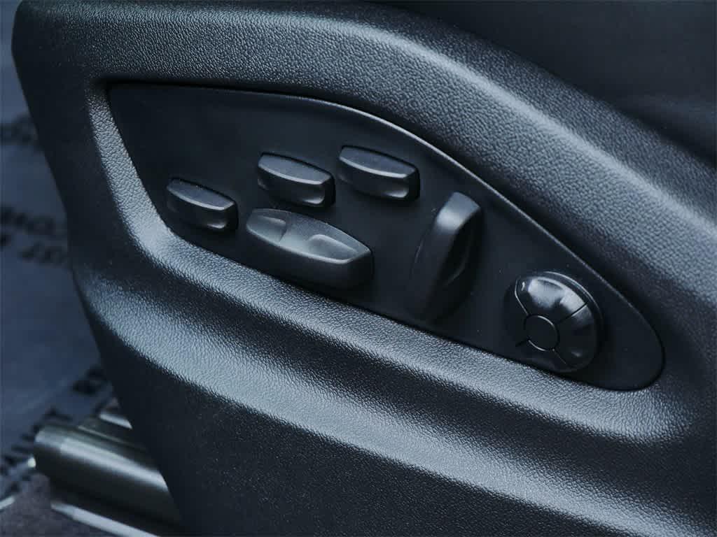 new 2025 Porsche Cayenne car, priced at $199,055