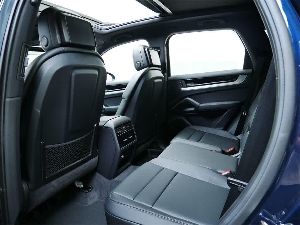 new 2025 Porsche Cayenne car, priced at $106,205