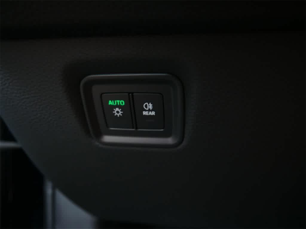 new 2025 Porsche Cayenne car, priced at $106,205