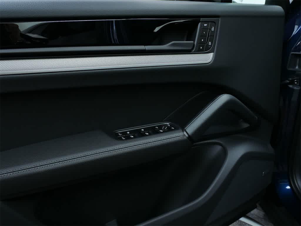 new 2025 Porsche Cayenne car, priced at $106,205