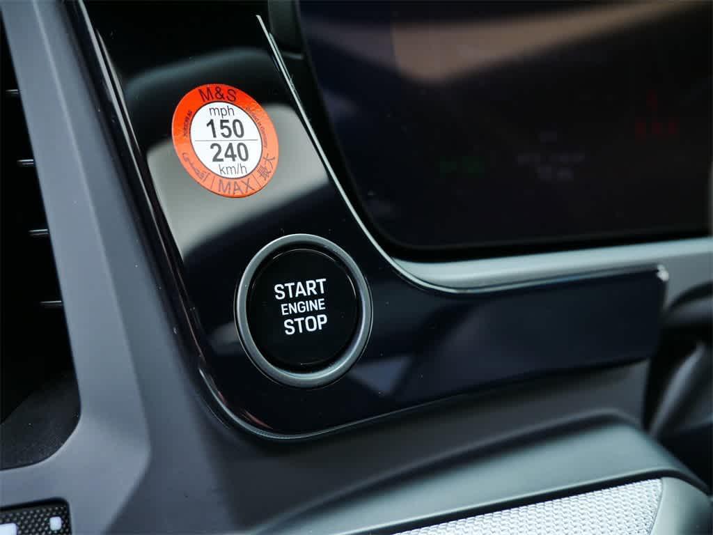 new 2025 Porsche Cayenne car, priced at $106,205