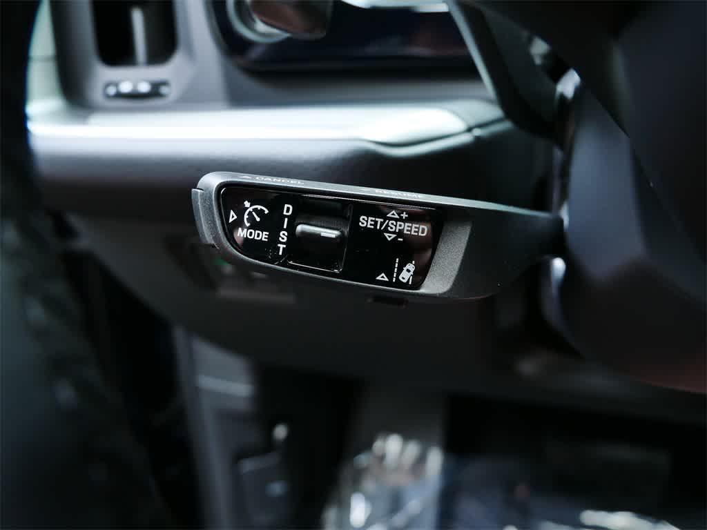 new 2025 Porsche Cayenne car, priced at $106,205