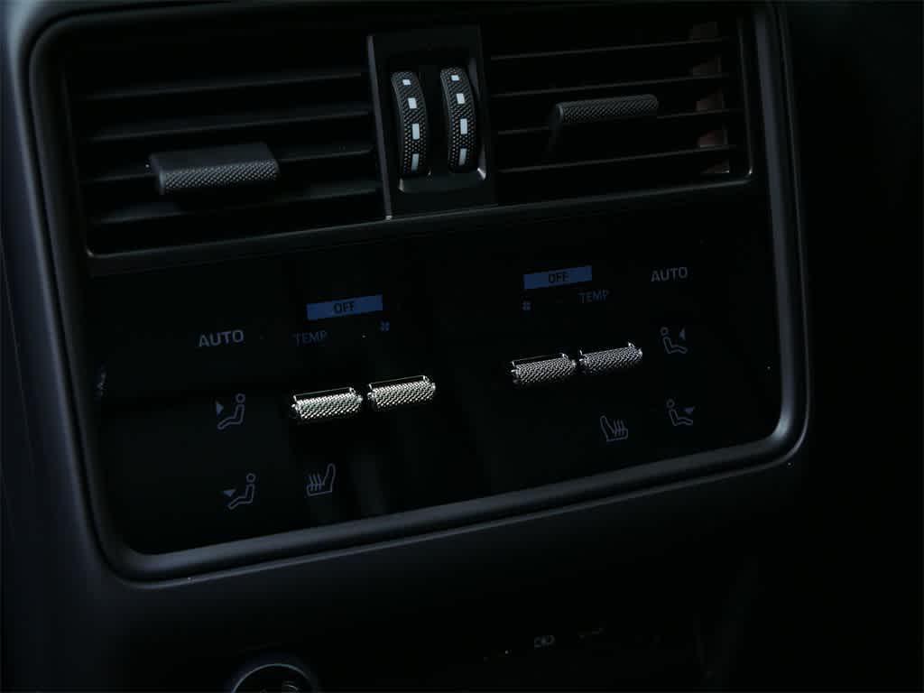 new 2025 Porsche Cayenne car, priced at $106,205