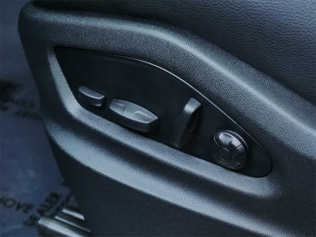 new 2025 Porsche Cayenne car, priced at $106,205