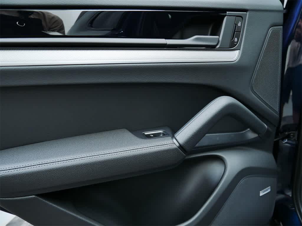 new 2025 Porsche Cayenne car, priced at $106,205