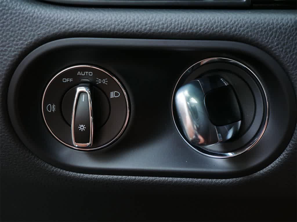new 2025 Porsche Macan car, priced at $91,925