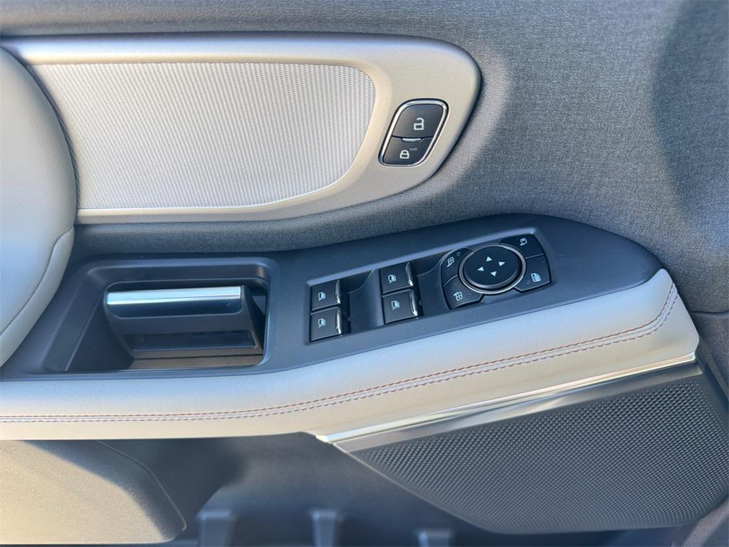 new 2025 Ford Expedition car, priced at $69,785