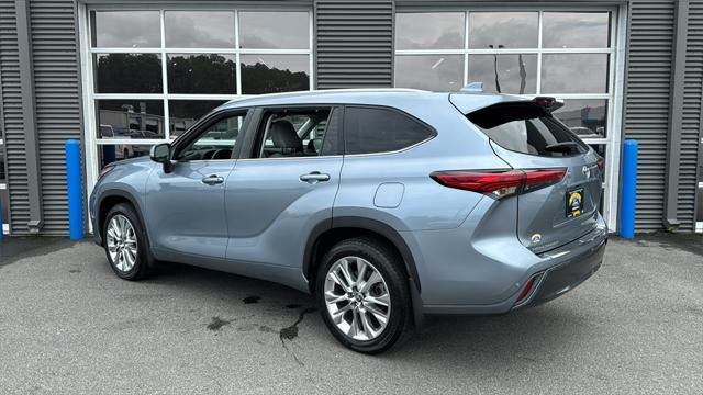 used 2021 Toyota Highlander car, priced at $35,680